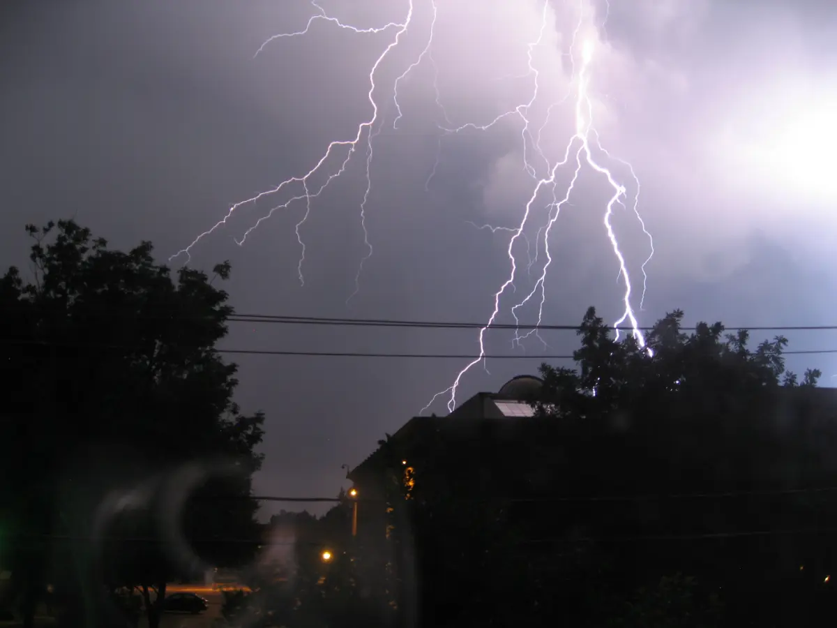 Blitzschutzanlagen von Hybrid Energy – Sicherheit bei jedem Unwetter